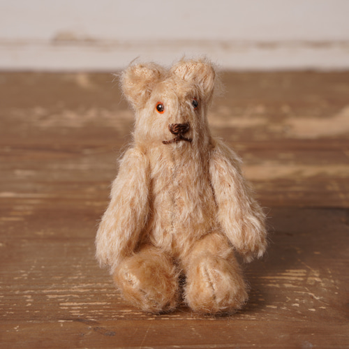 ピーナッツベア クラシカルなテディベア 痩せ型のくまさん ぬいぐるみ