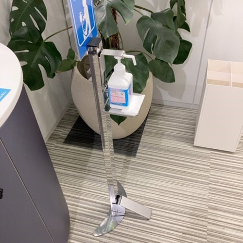 スタイリッシュ・足踏みペダル式スタンド・消毒液スタンド・鏡面