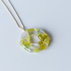glass flower necklace 3枚目の画像