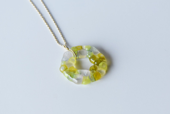 glass flower necklace 3枚目の画像