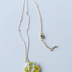 glass flower necklace 4枚目の画像