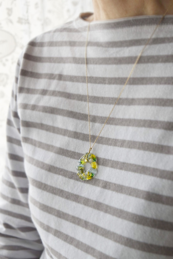 glass flower necklace 5枚目の画像