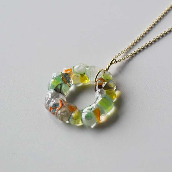 glass flower necklace 1枚目の画像