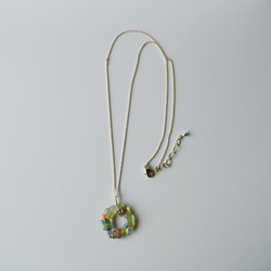 glass flower necklace 3枚目の画像