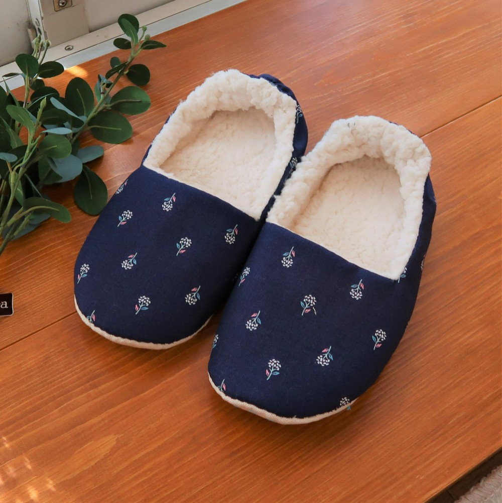 ふわもこシープボアのルームシューズ（ネイビー）