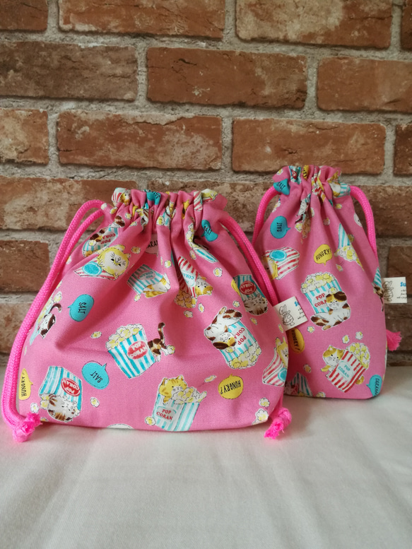 お弁当袋&コップ袋セット・猫とポップコーン柄(ピンク)【入園入学・女の子】 1枚目の画像