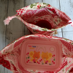 お弁当袋&コップ袋セット　苺とレース柄【入園入学・女の子】 5枚目の画像
