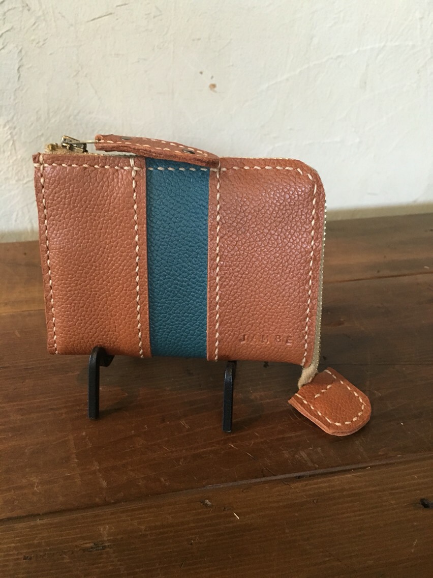 L字ファスナーのハーフウォレット(キャメル×ターコイズブルー)