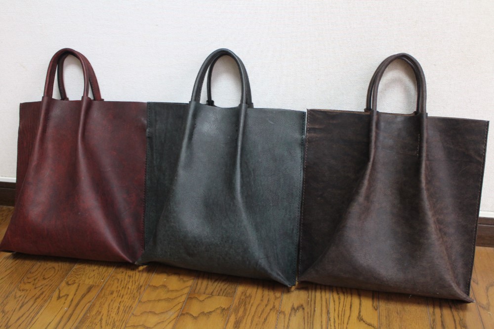 ■ 【好評】珍しい染めの本革ワイルドバッグ（ブラウンの革にブラックの染め）Mサイズ