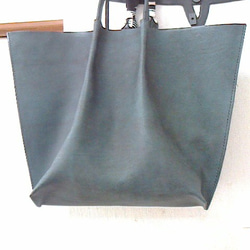 ■ 【IYさまオーダーバッグ専用ページ】珍しい染めの本革ワイルドバッグ（ブルーグリーンの革にブラックの染め） 1枚目の画像