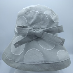 ☆立体的なドット柄の日よけ帽子☆ライトグレーのハット☆形が作れるつば広帽子☆調整可能☆K-CAPELINE☆ 5枚目の画像