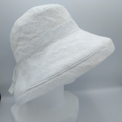 ☆リネン100％レース刺繍の日よけ帽子☆白いハット☆形が作れるつば広帽子☆調整可能☆K-CAPELINE☆ 4枚目の画像