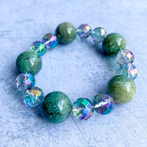 星空瑪瑙（ほしぞらめのう）とピーコックオーラ水晶のブレスレット