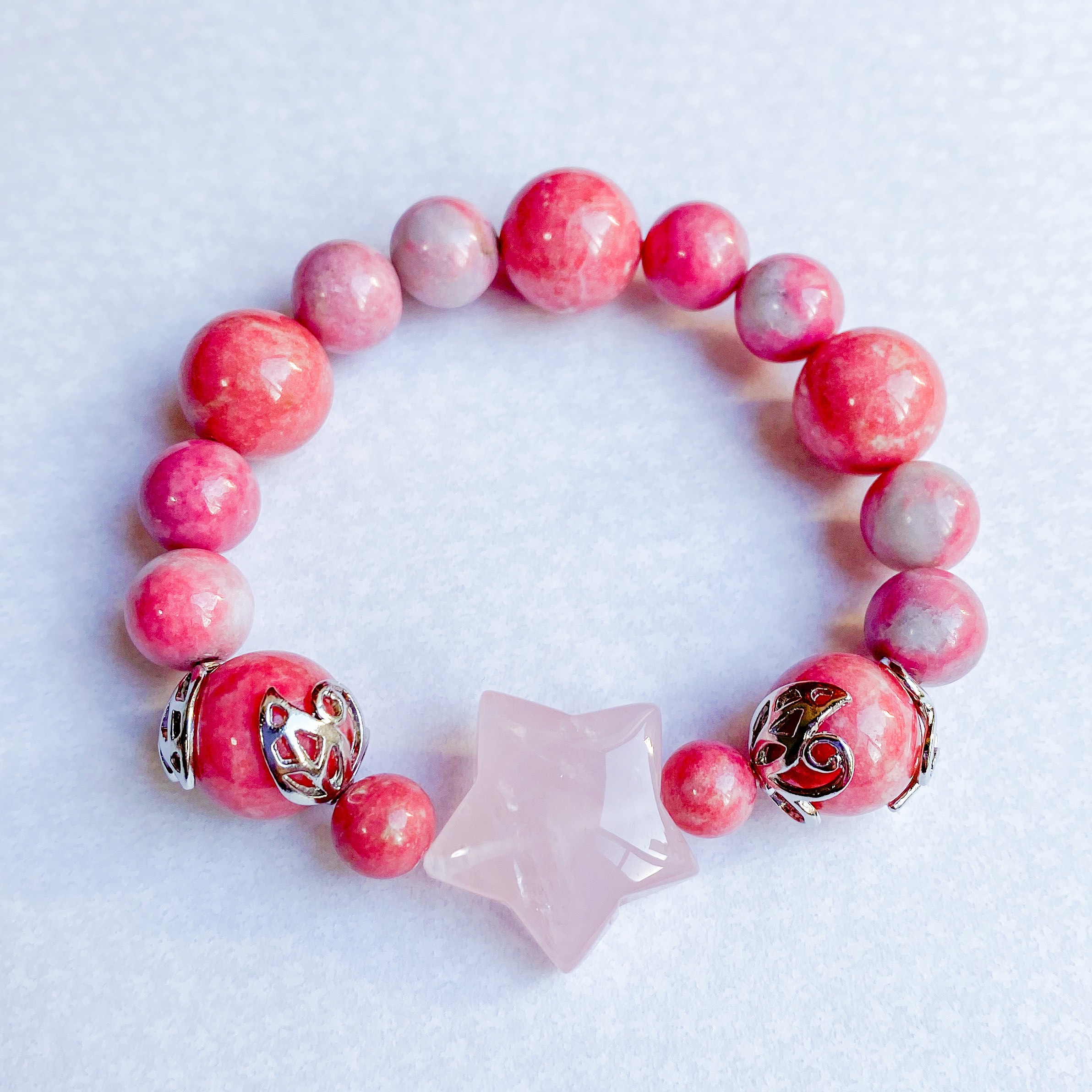 ローズクォーツの星と苺ミルクなロードナイトシリカのブレスレット