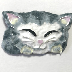 手作り七宝焼　ほおづえニャンコ　黒系　寝そべりネコ　猫　銀線と銀箔　銀七宝焼き 7枚目の画像
