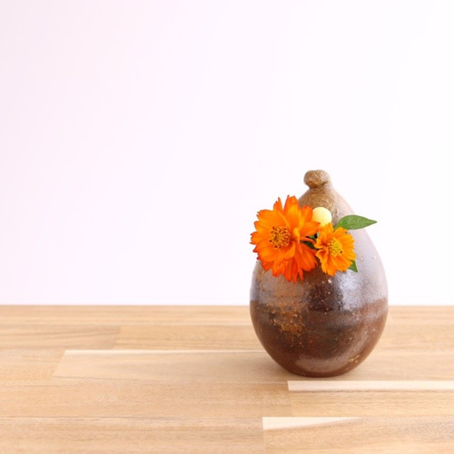 備前焼 穴あき一輪挿し【陶器・花器・花入れ・フラワーベース 備前焼 穴あき一輪挿し【陶器・花器・花入れ・フラワーベース