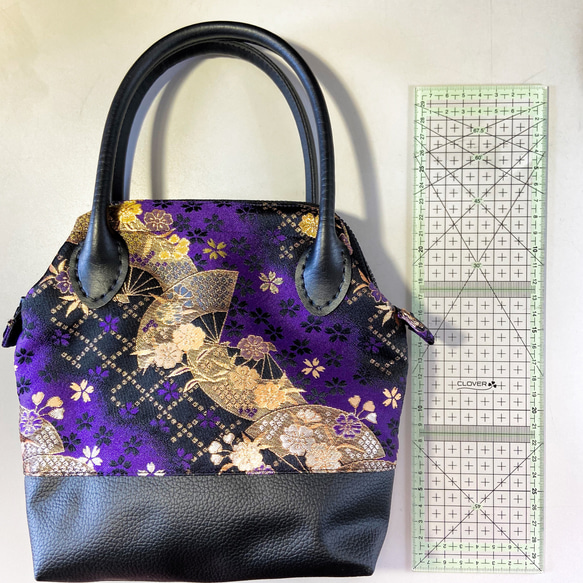 西陣織　金襴のワイヤーバッグ　【扇面に桜/紫】 3枚目の画像