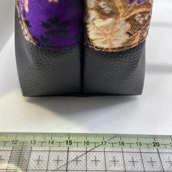 西陣織　金襴のワイヤーバッグ　【扇面に桜/紫】 5枚目の画像
