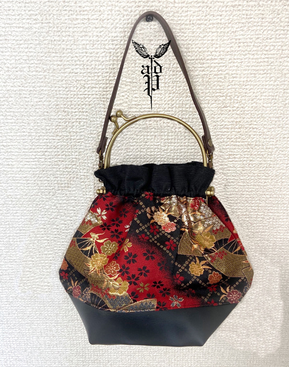 西陣織　金襴の2wayバッグ(小)　【扇面に桜/赤】 2枚目の画像