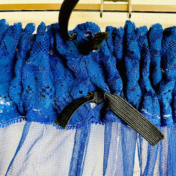 【値下しました！１点限り】とても涼しげで繊細な美しさのチュール総レースロングスカート★ブルー 3枚目の画像
