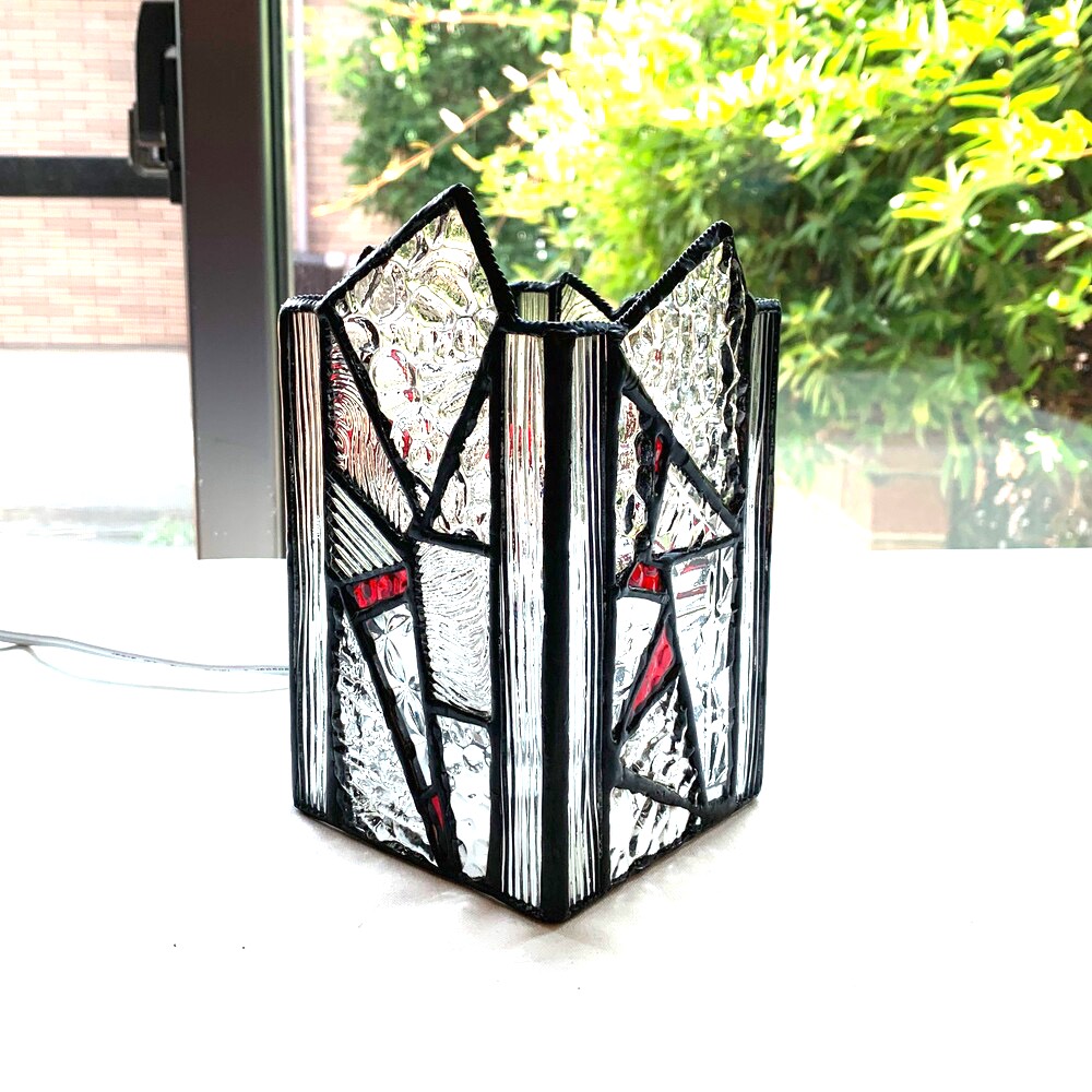 クリアー系ガラスの共演　テーブルランプ　ステンドグラス