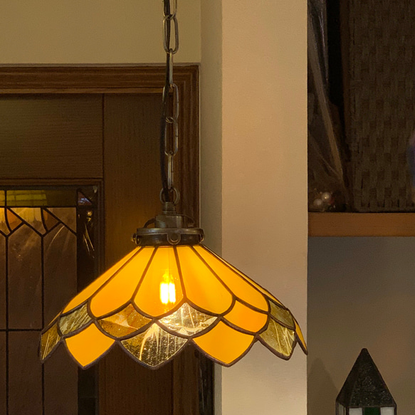 ステンドグラスランプ オレンジ Creema 限定」オレンジ系アンティークガラスのペンダントランプ