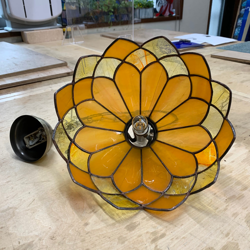 Creema 限定」オレンジ系アンティークガラスのペンダントランプ