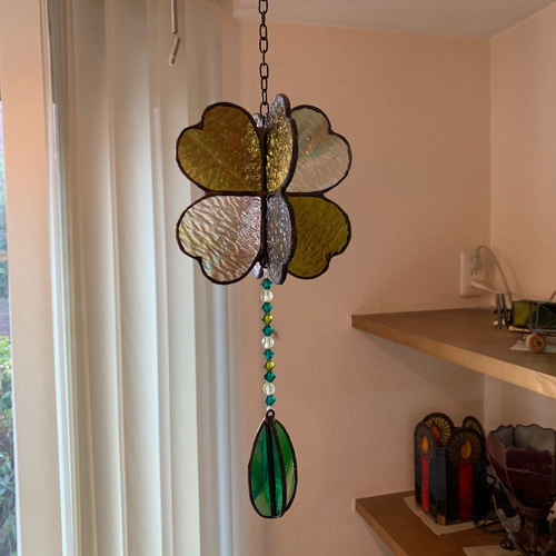 四つ葉のサンキャッチャー ステンドグラス サンキャッチャー 陽だまり