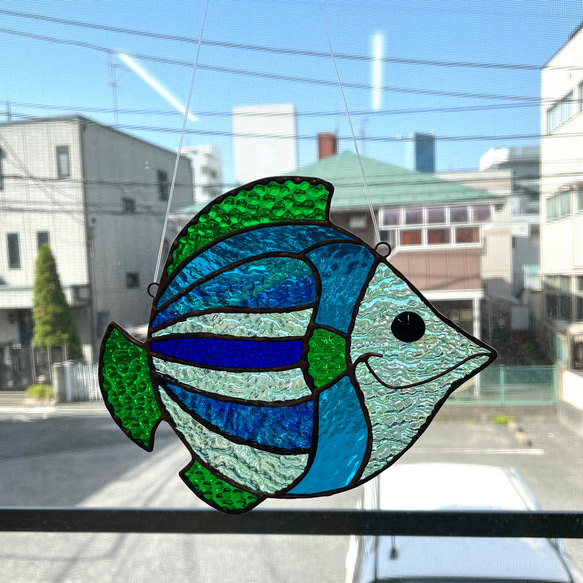 魚のサンキャッチャー　ステンドグラス　ブルー系 9枚目の画像