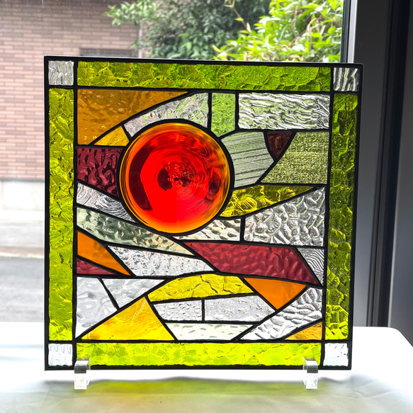オレンジ色のロンデルとイエローグリーン系ガラスのコラボ　ステンドグラスパネル 4枚目の画像