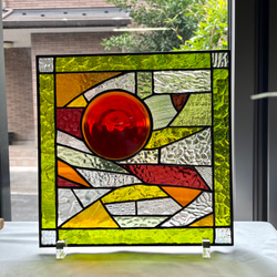 オレンジ色のロンデルとイエローグリーン系ガラスのコラボ　ステンドグラスパネル 5枚目の画像