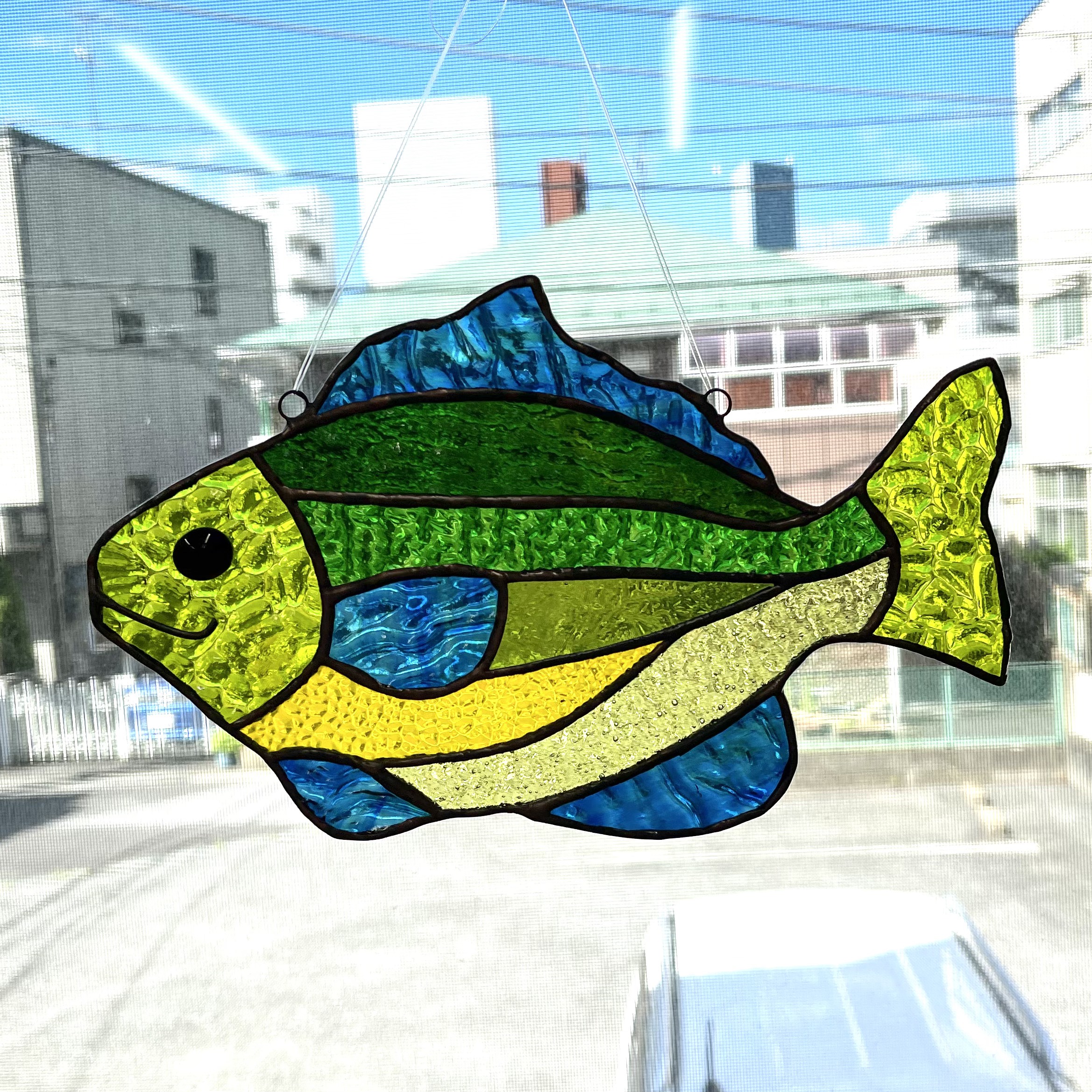 魚のサンキャッチャー　ステンドグラス　グリーン系