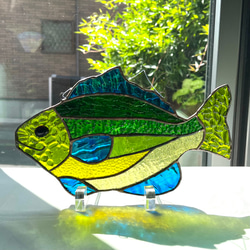 魚のサンキャッチャー　ステンドグラス　グリーン系 4枚目の画像