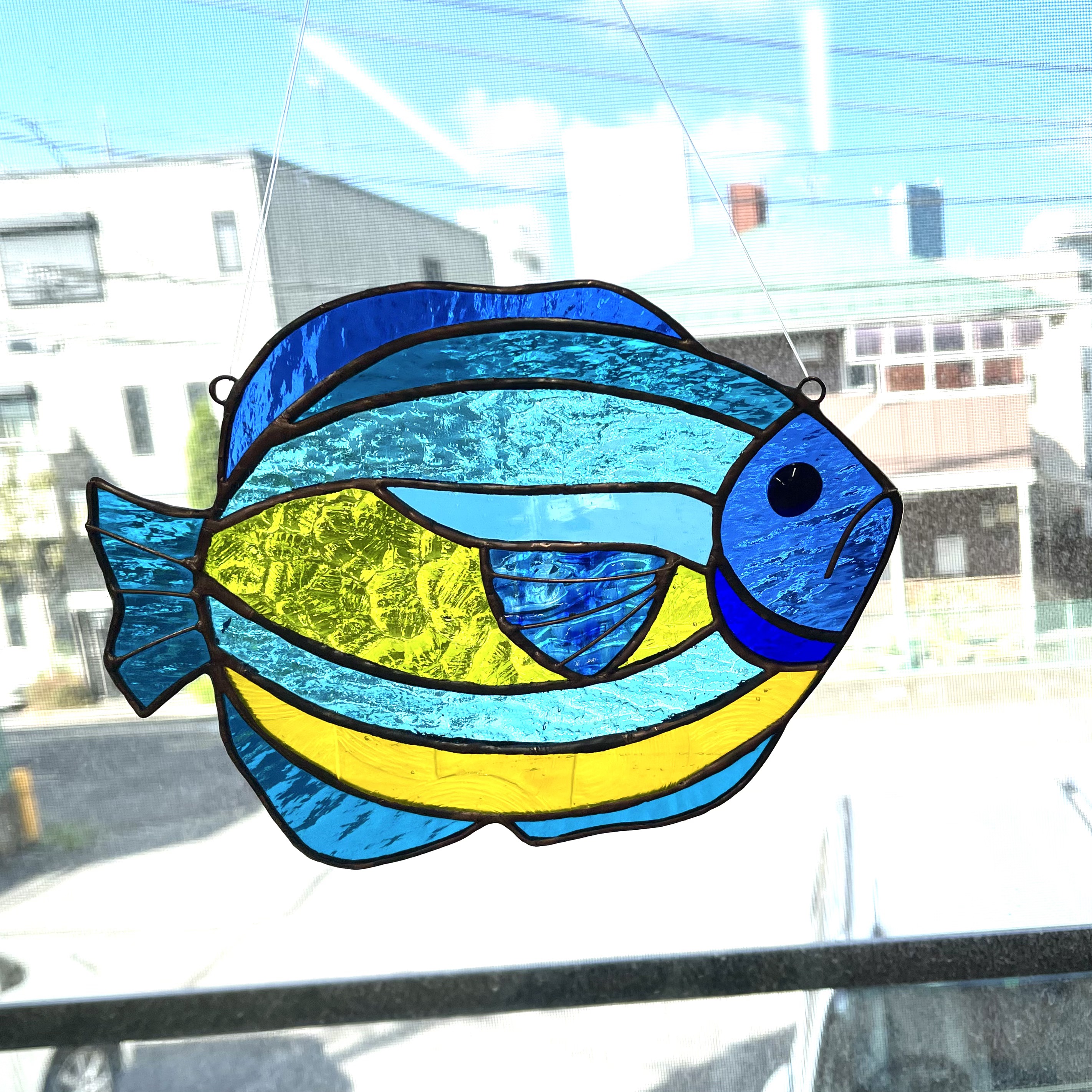 魚のサンキャッチャー　ステンドグラス　ブルーとイエロー系(2)