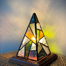 四角錐のランプ　ステンドグラス　 1枚目の画像