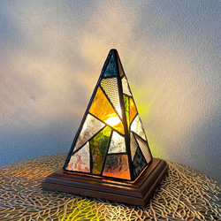 四角錐のランプ　ステンドグラス　 4枚目の画像