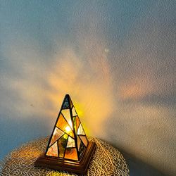 四角錐のランプ　ステンドグラス　 5枚目の画像
