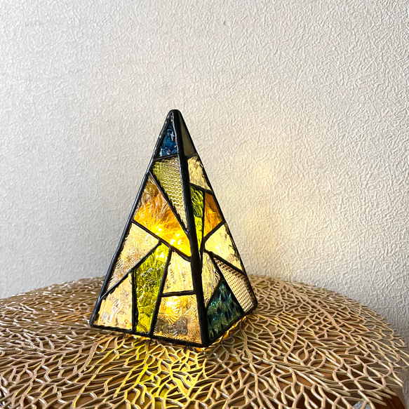 四角錐のランプ　ステンドグラス　 9枚目の画像