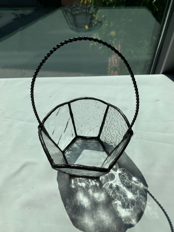 花籠型のテラリウム　ステンドグラス　花瓶　物入れ 4枚目の画像