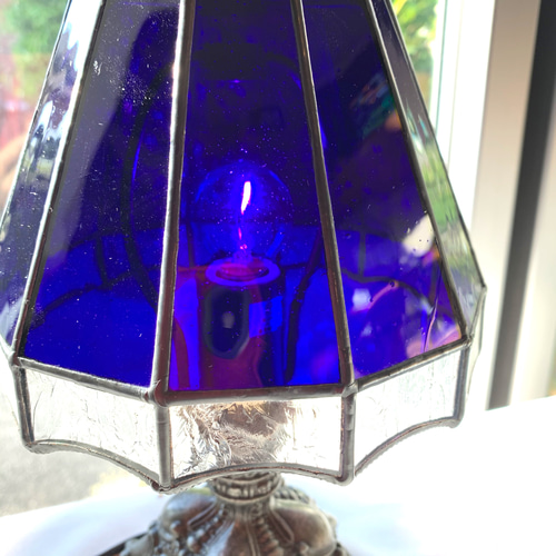 神秘的なブルーのステンドグラスランプ スタンドライト・テーブル