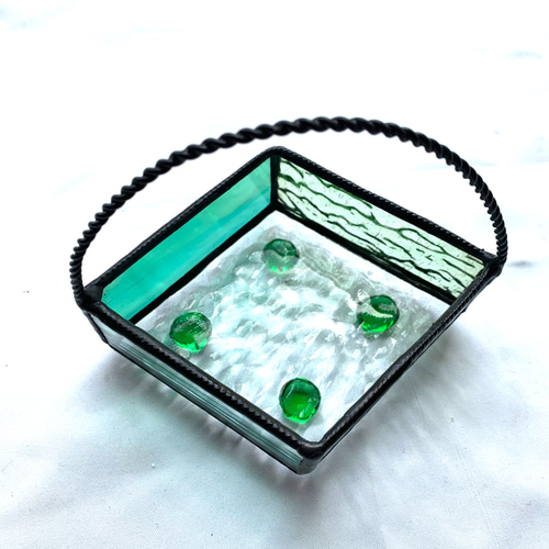 持ち手がついた菱形の小物入れ 花入れ ステンドグラス グリーン系