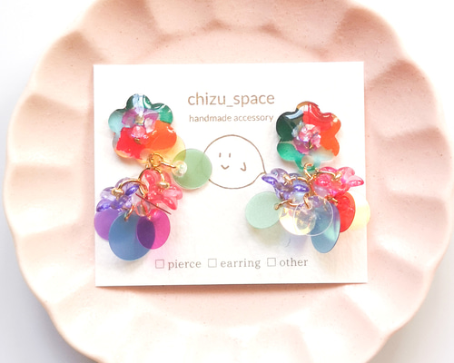 ピンクフラワーレジン×スパンコール♡花びら ピアス イヤリング 【公式