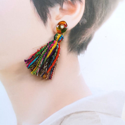 sale】1点もの*2way*エスニックのカラフルなタッセルのピアス 