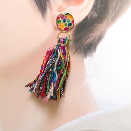 【取引中】2way*ドットとカラフルなタッセルのピアス/イヤリング 取引中】2way*ドットとカラフルなタッセルのピアス/イヤリング