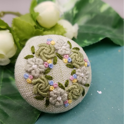 ❁hAnafany❁(専用) くるみボタン　鳥刺繍　ヘアゴム c67fe78d55575e2831054da3cd51c2