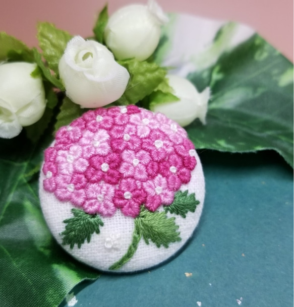 受注製作】手刺繍ブローチ・ヘアゴム 花《一輪紫陽花Pi》梅雨の美2026