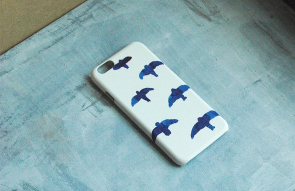 『紺色にとぶ』スマホケース受注製作 Smartphone case 1枚目の画像