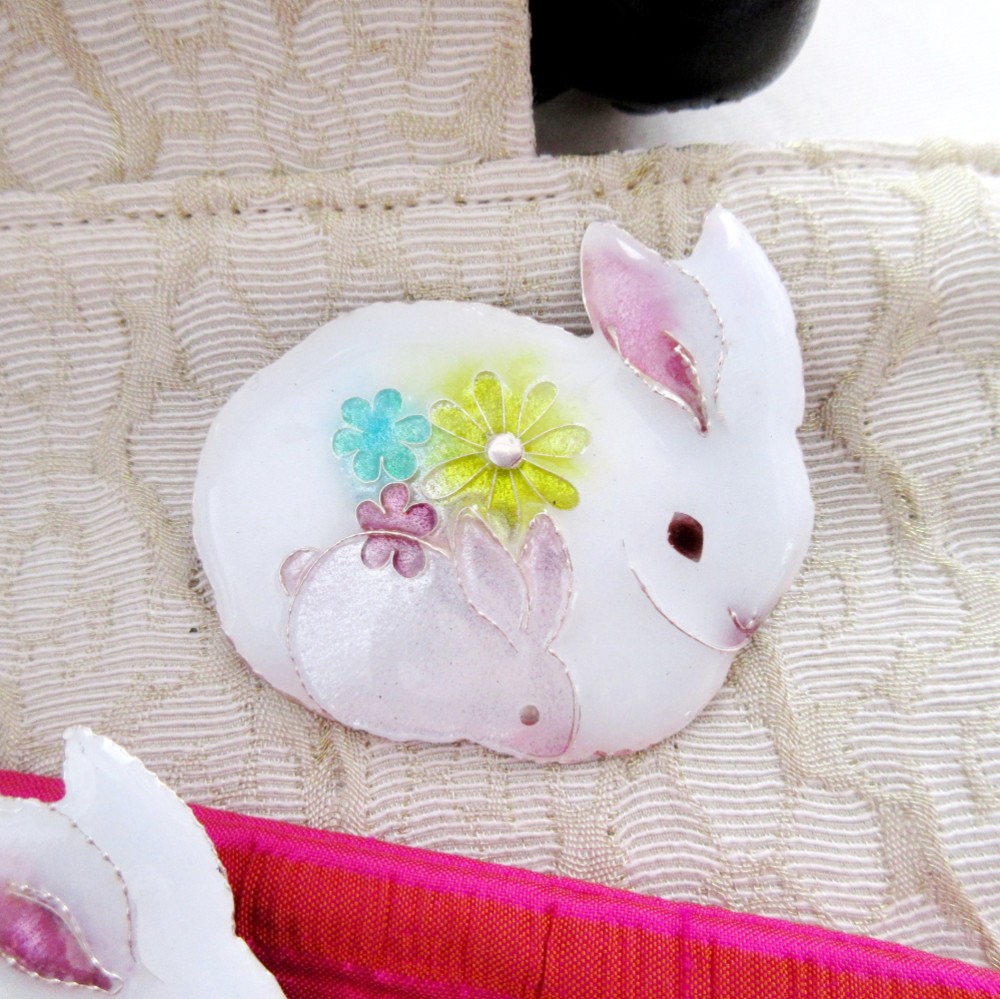 ウサギの親子ブローチ｜京七宝銀有線※オーダーメイド可