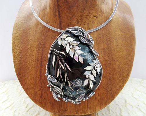 アンティークバーブローチ ひろむさん sasakihitomi/クローバーのブローチ -【先行販売】襟元に華やぎ