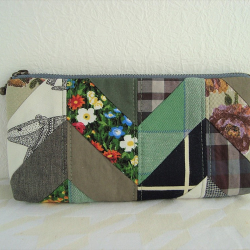 横長サイズ》ヘリンボーンパッチワークのポーチ ポーチ kumajirou工房